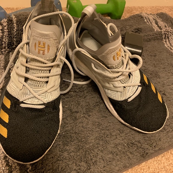 Shoes - Picture 1 of 2